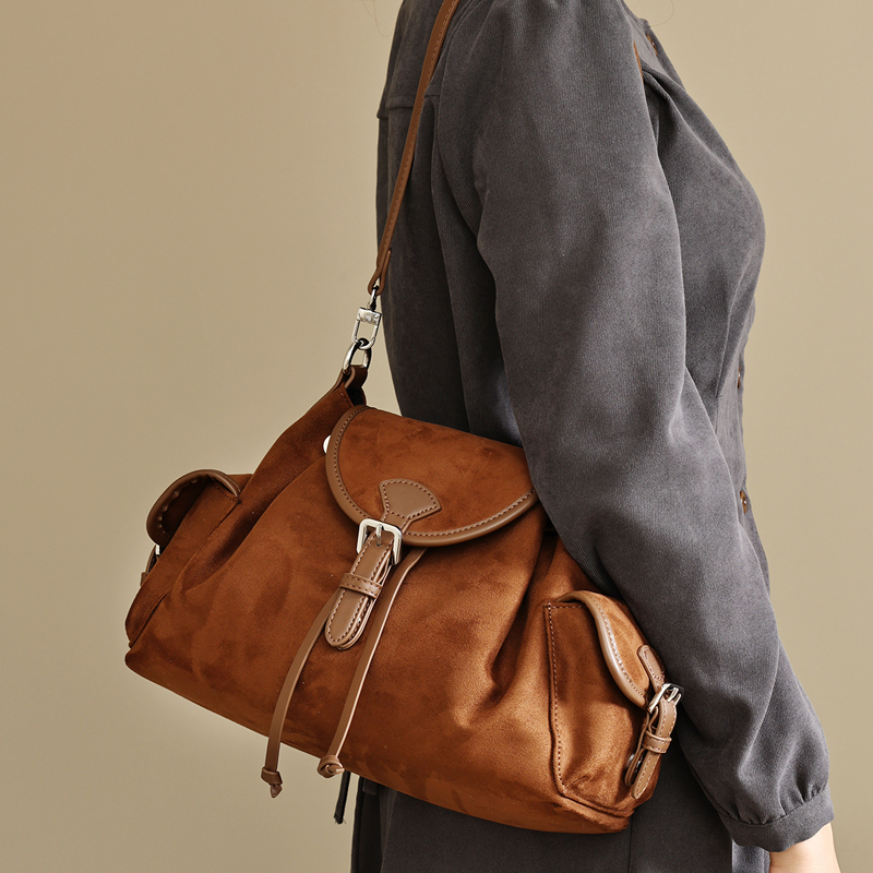 Tas Selempang Wanita Gaya Ingg - Interior Design Vintage Style ulasan dan harga